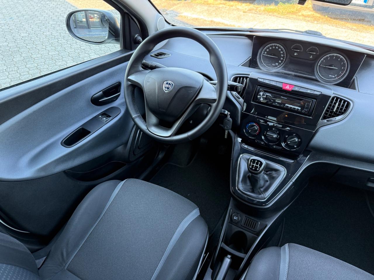 Lancia Ypsilon 1.2 69 CV 5 porte Platinum
