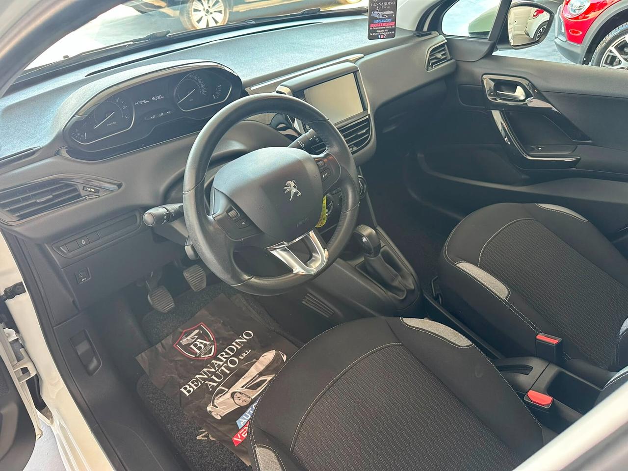 Peugeot 208 1.2 Allure 2015