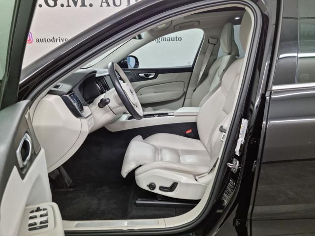 VOLVO XC60 B5 (d) AWD Geartronic Momentum Pro