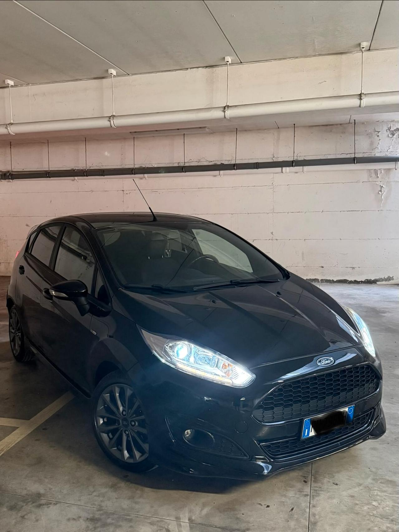 Ford Fiesta 1.5 TDCi 95CV 5 porte Black& White Edition