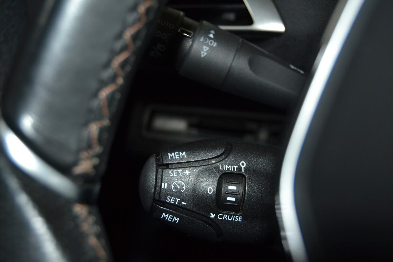 Peugeot 3008 BlueHDi 130CV GT-Line Navi/Pelle/Xenon/UNIPRO