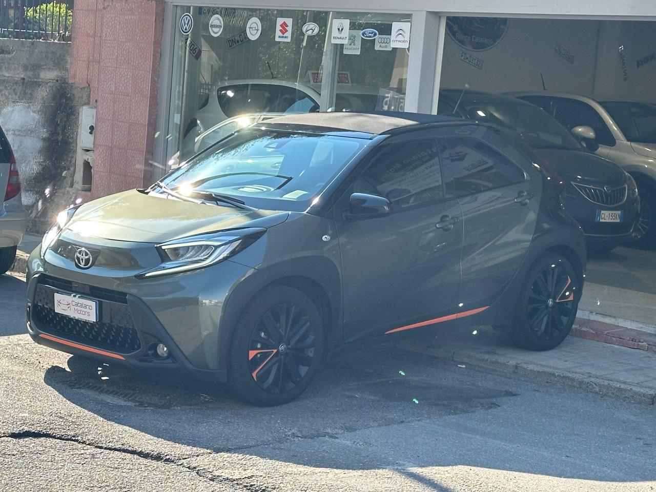 Toyota Aygo Connect 1.0 VVT-i 72 CV 5 porte x-play MMT