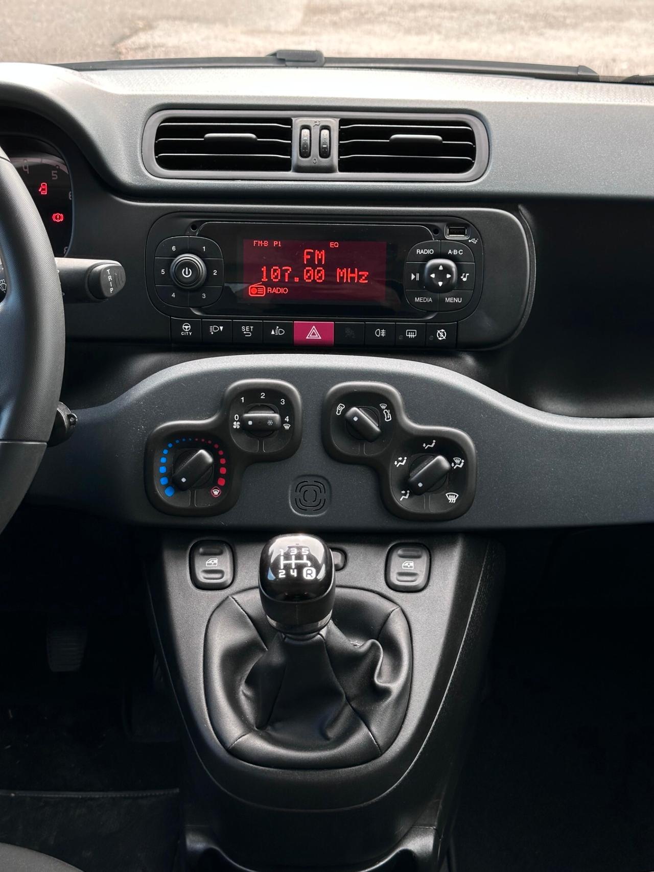 Fiat Panda 1.2 Easy 69cv 2020 Neopatentati Nera