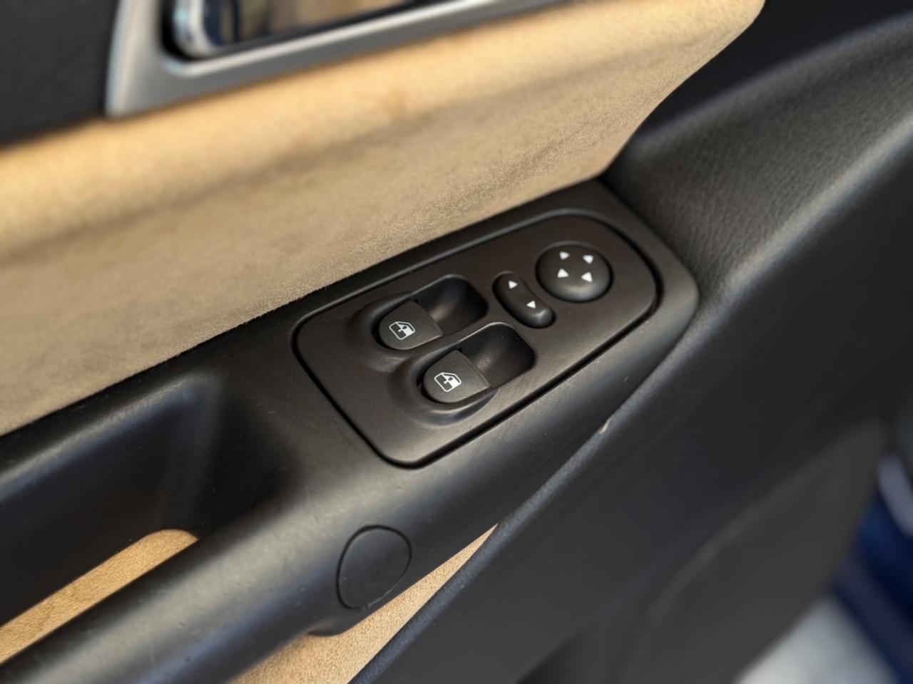 Lancia Ypsilon 1.3 MJT 90 CV Platino TETTO + ALCANTARA