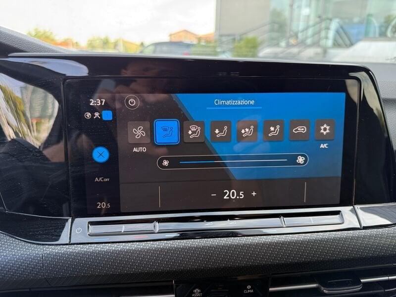 Volkswagen Golf 8 1.5 ETSI EVO ACT R-LINE DSG 130 C
