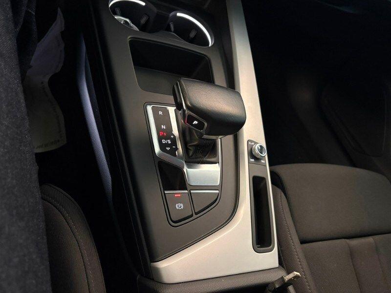 AUDI A4 40 TDI quattro S tronic S line edition