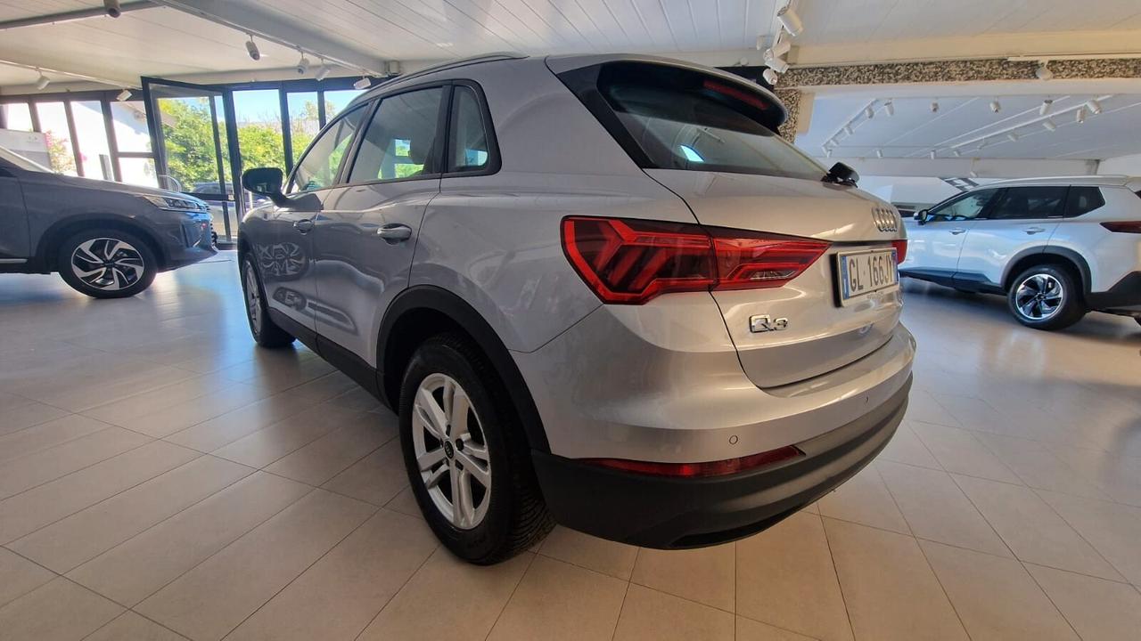 Audi Q3 40 TDI quattro S tronic Business Advanced