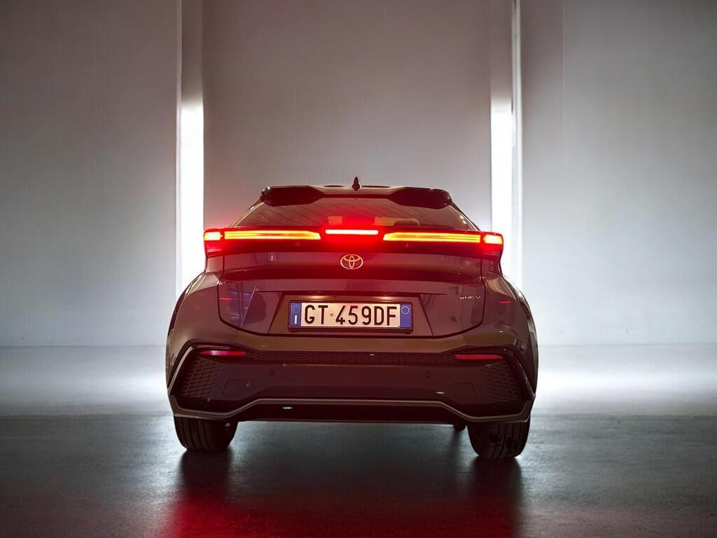 Toyota C-HR 1.8 HV Lounge FWD E-CVT