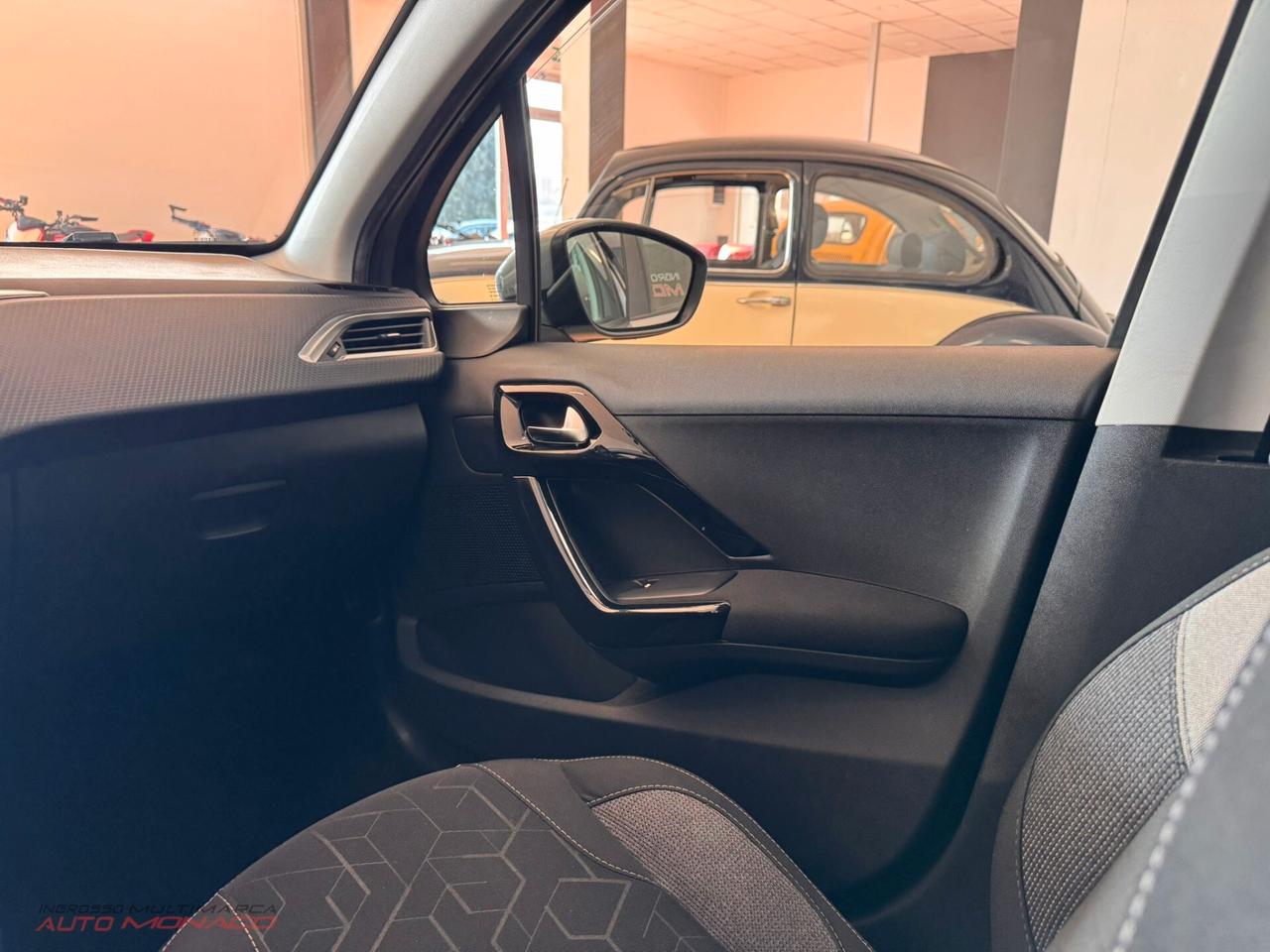 Peugeot 2008 BlueHDi 100cv Business 2019