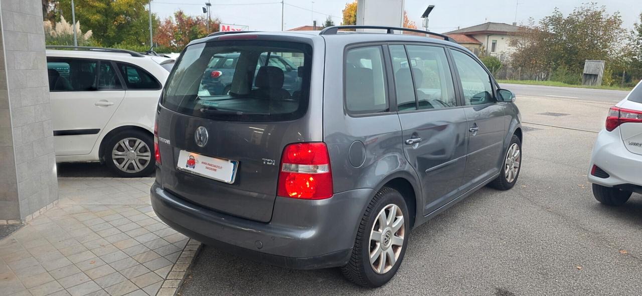 Volkswagen Touran 1.9 Diesel Cambio Automatico Neopatentati