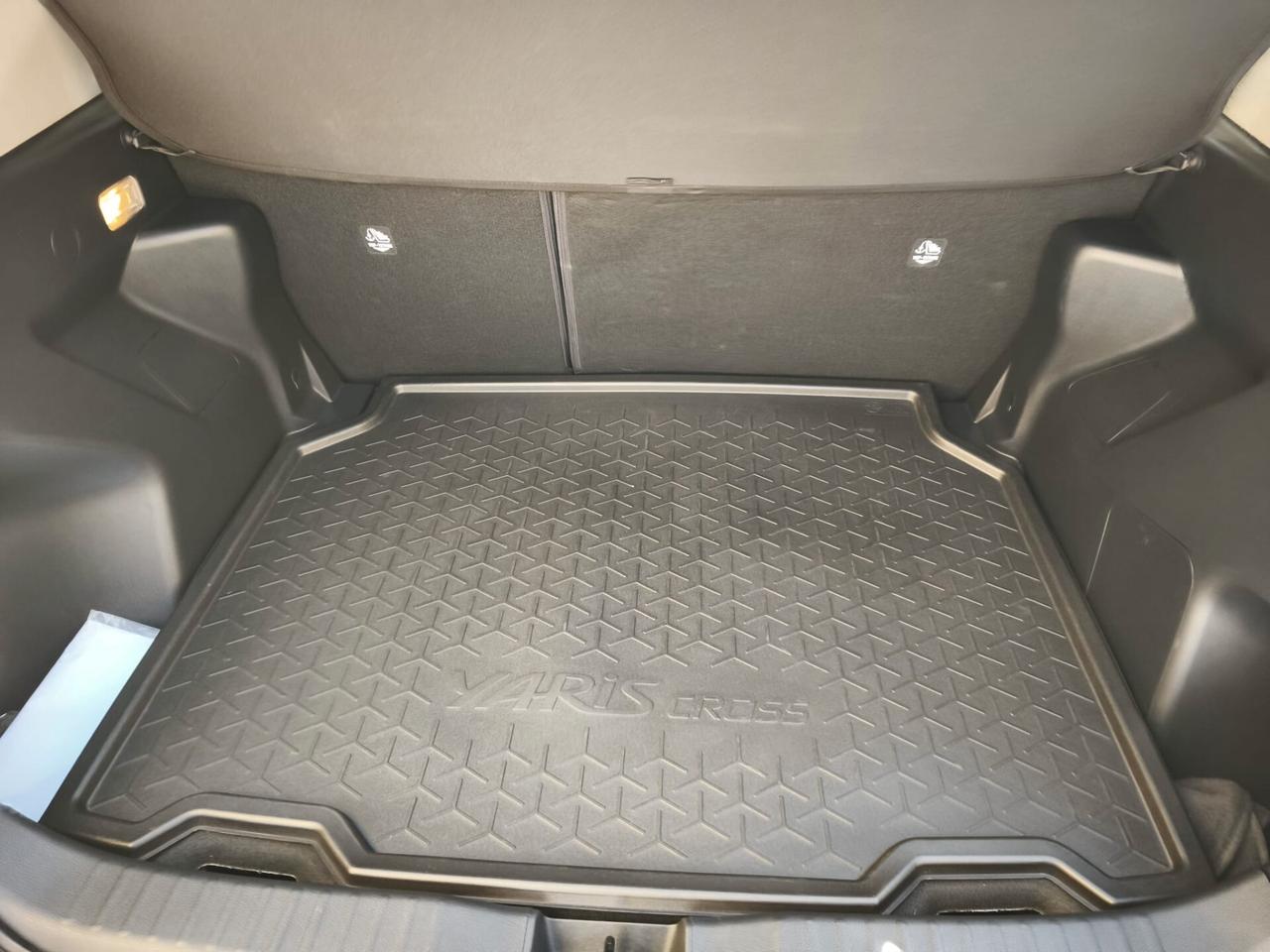 Toyota Yaris Cross 1.5 Hybrid 5p. E-CVT AWD-i Business