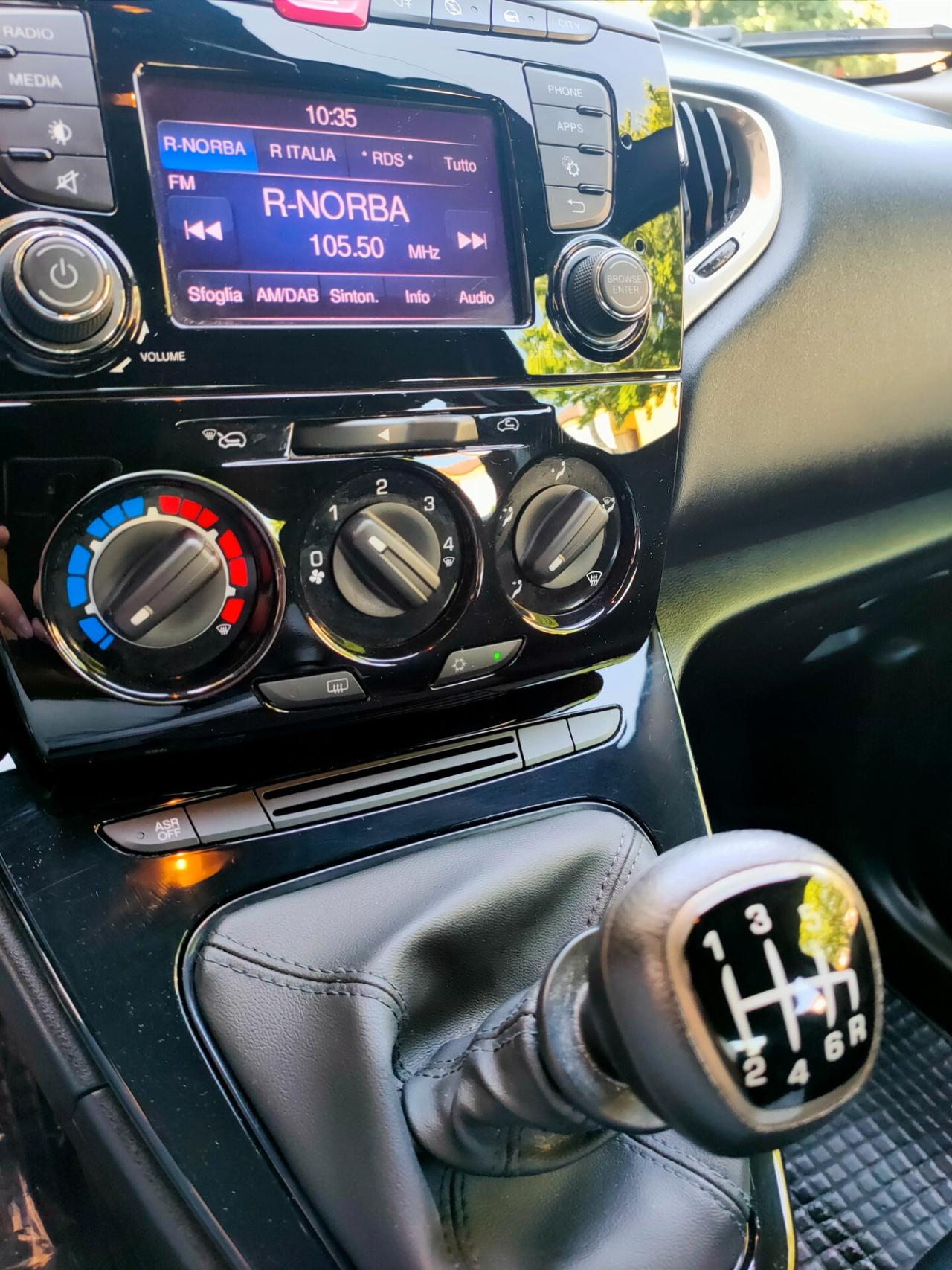 Lancia Ypsilon 1.0 FireFly 5 porte S&S Hybrid Ecochic Gold