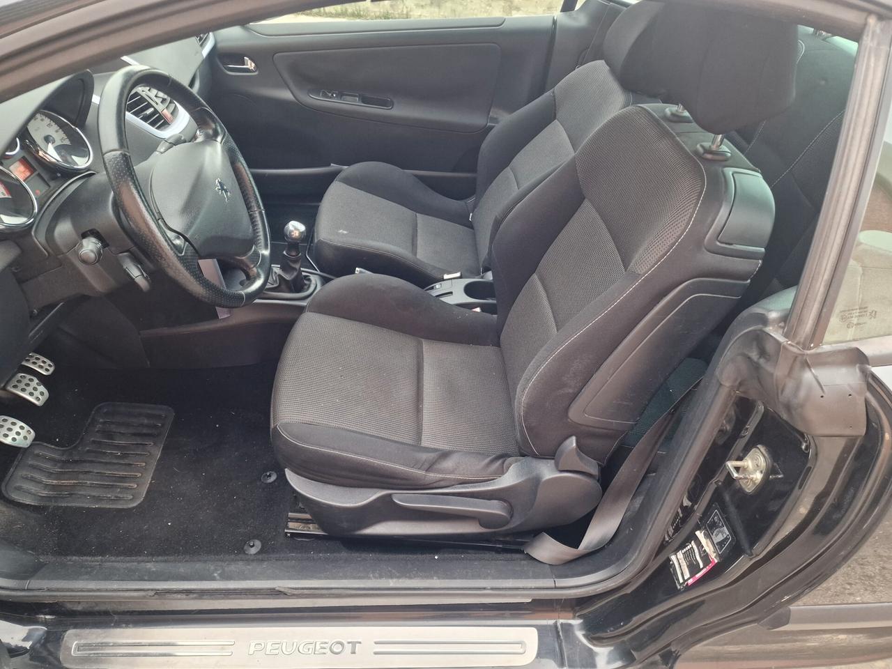 Peugeot 207 1.6 HDi 110CV CC Féline