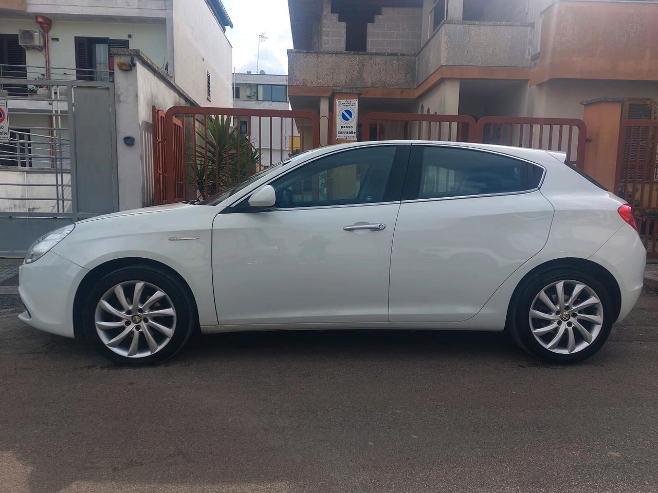 Alfa Romeo Giulietta 1.6 JTD 105 CV