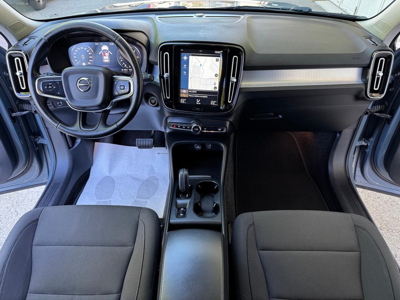 Volvo XC40 2.0 d3 Momentum AWD Auto GARANZIA24MESI