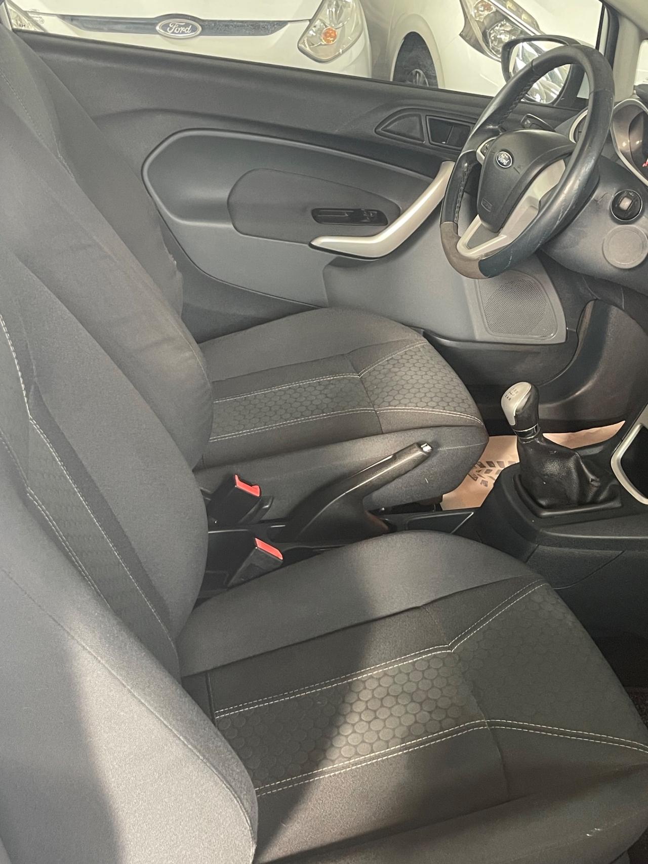 Ford Fiesta 1.2 82CV 3 porte Titanium SI NEOPATENTATI