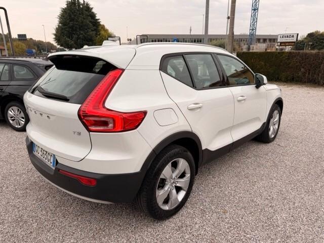 Volvo XC40 1.5 t3 163 cv Momentum Pro Automatica
