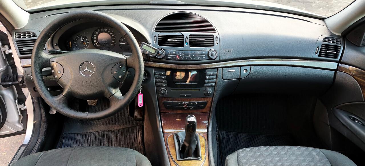Mercedes E 200 K metano LEGGERE