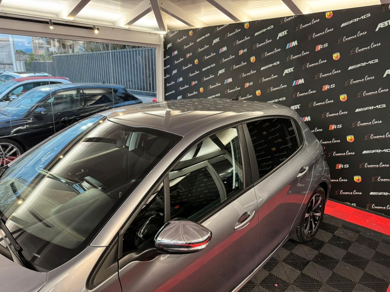 Peugeot 208 PureTech Stop&Start 5 porte Signature