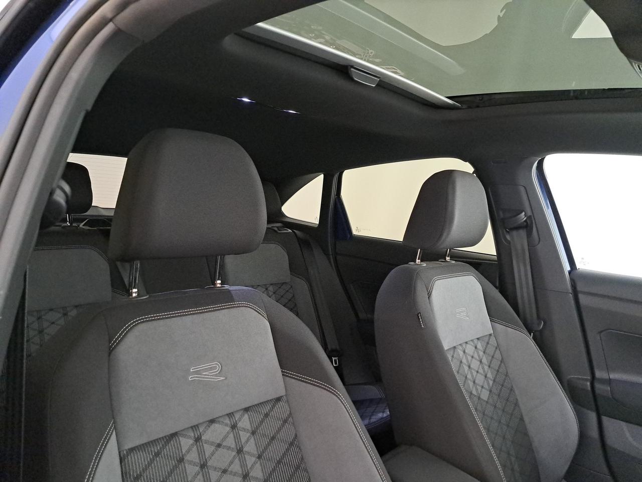 Volkswagen Taigo 1.0 tsi r-line 110cv