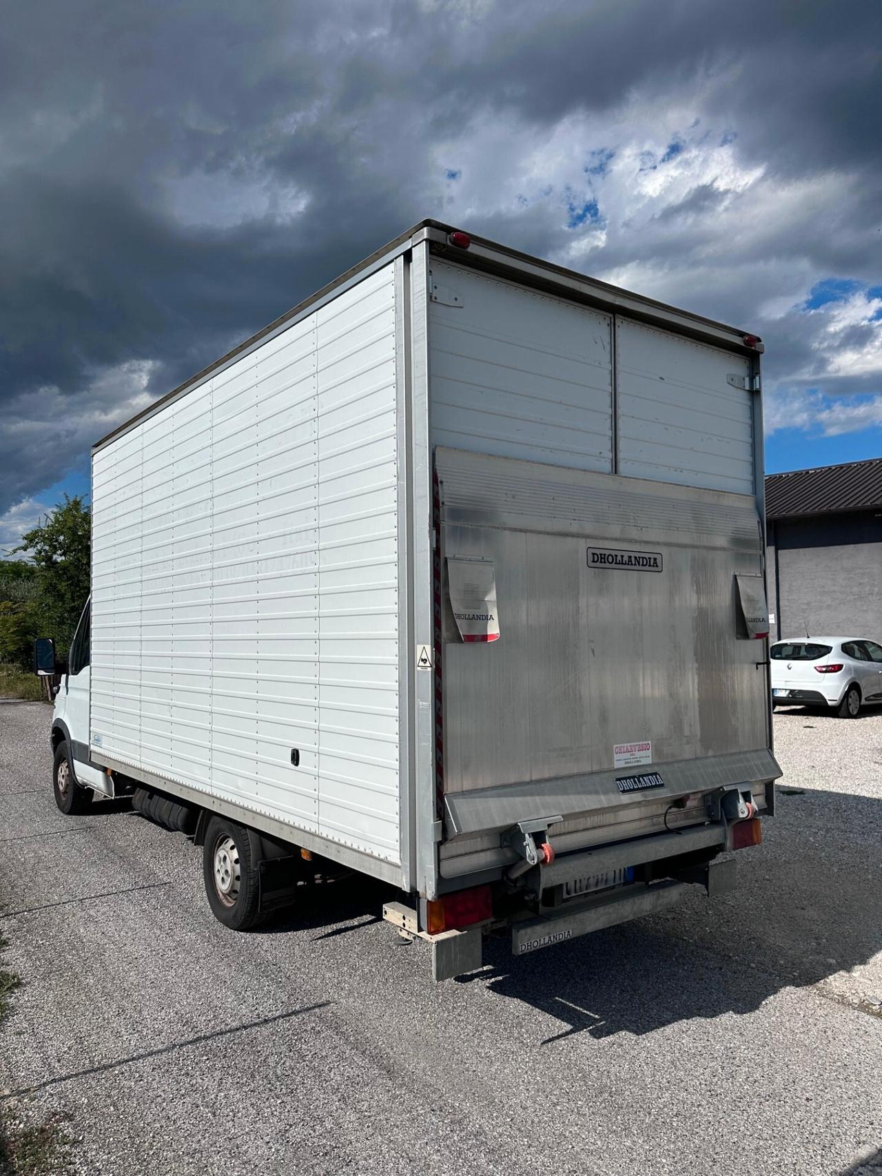 IVECO 35/S CON SPONDA POSTERIORE CARICATRICE
