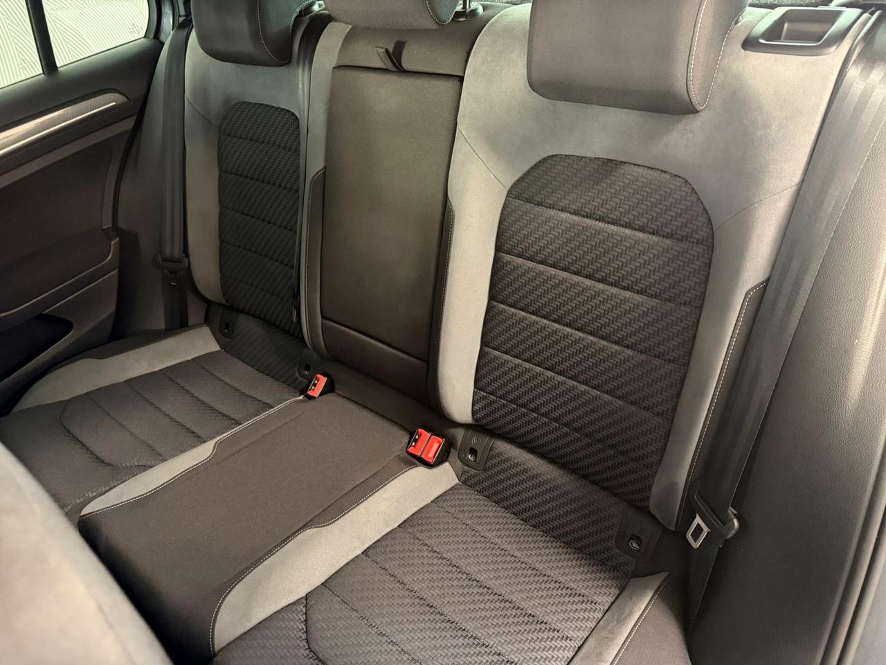 Volkswagen Golf 1.6 TDI 115 CV 5p. Executive BlueMotion Technology R-Line