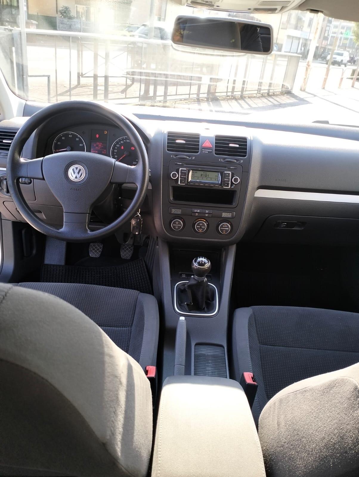 Volkswagen Golf Var. 1.6 Comfortline