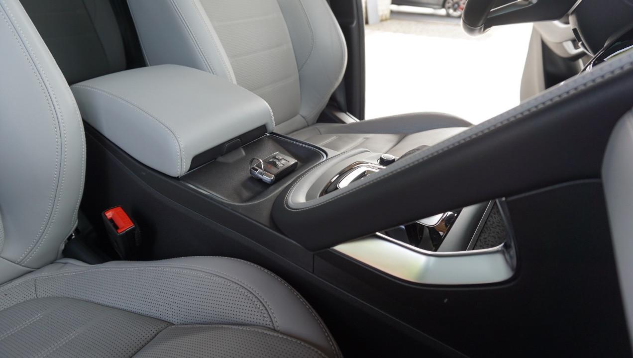 Jaguar E-Pace 2.0d i4 mhev R-Dynamic HSE awd 204cv auto