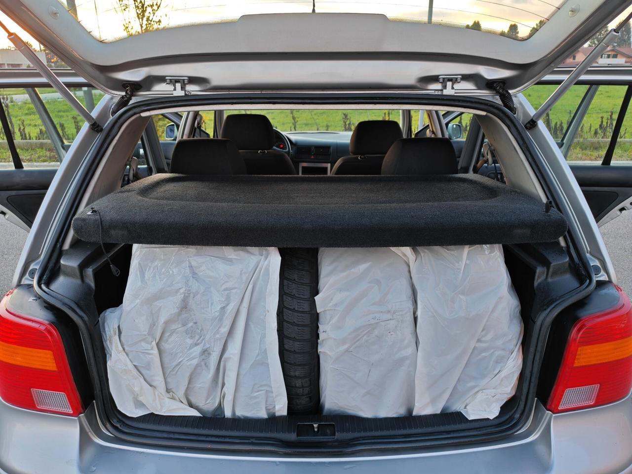 Volkswagen Golf 1.6 BENZINA 105cv Highline