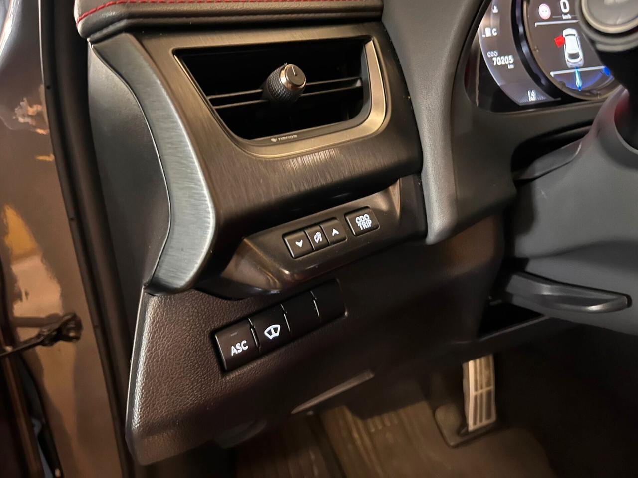 Lexus UX 250h F SPORT