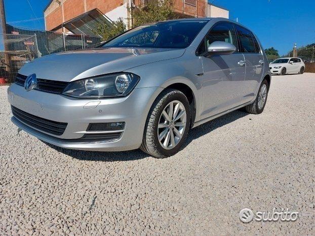 VOLKSWAGEN Golf 7 2015 permuta e finanziamento