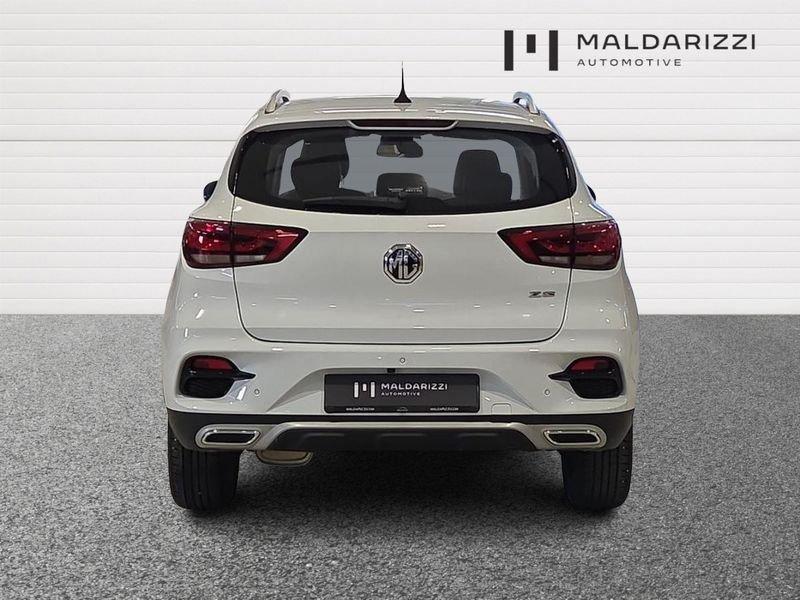 MG ZS Benzina MG ICE 1.5L MT LUX Dover White DARK interior