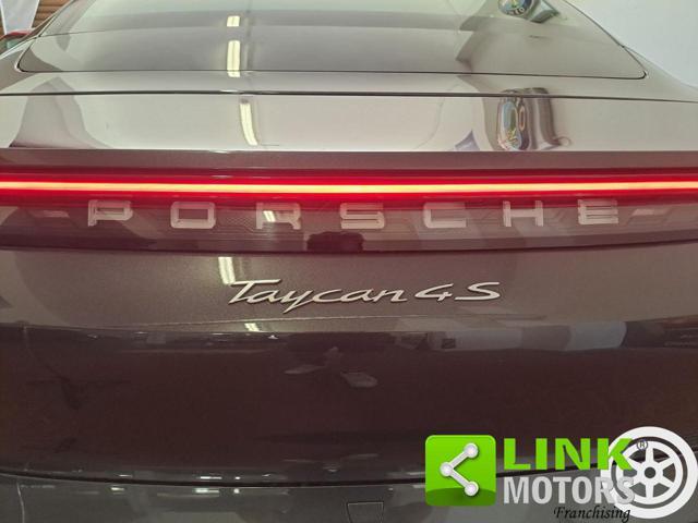 PORSCHE Taycan 4S Performance