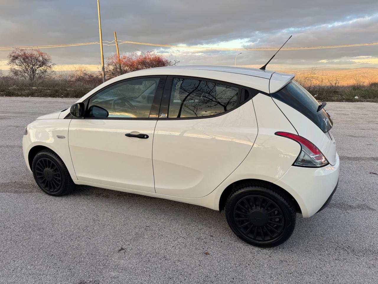 Lancia Ypsilon 1.2 69 CV 5 porte S&S Gold