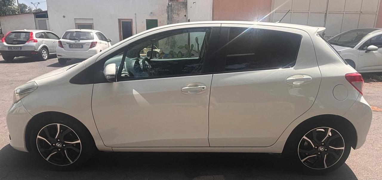 Toyota Yaris 1.3 5 porte Lounge