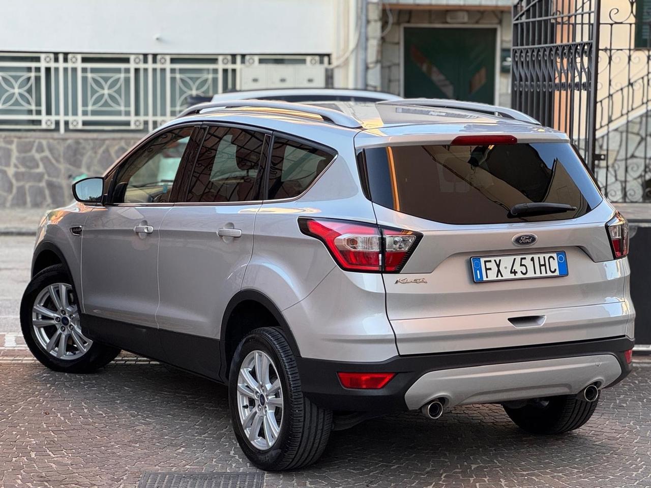 Ford Kuga 2.0 TDCI 120 CV S&S 2WD Powershift Business