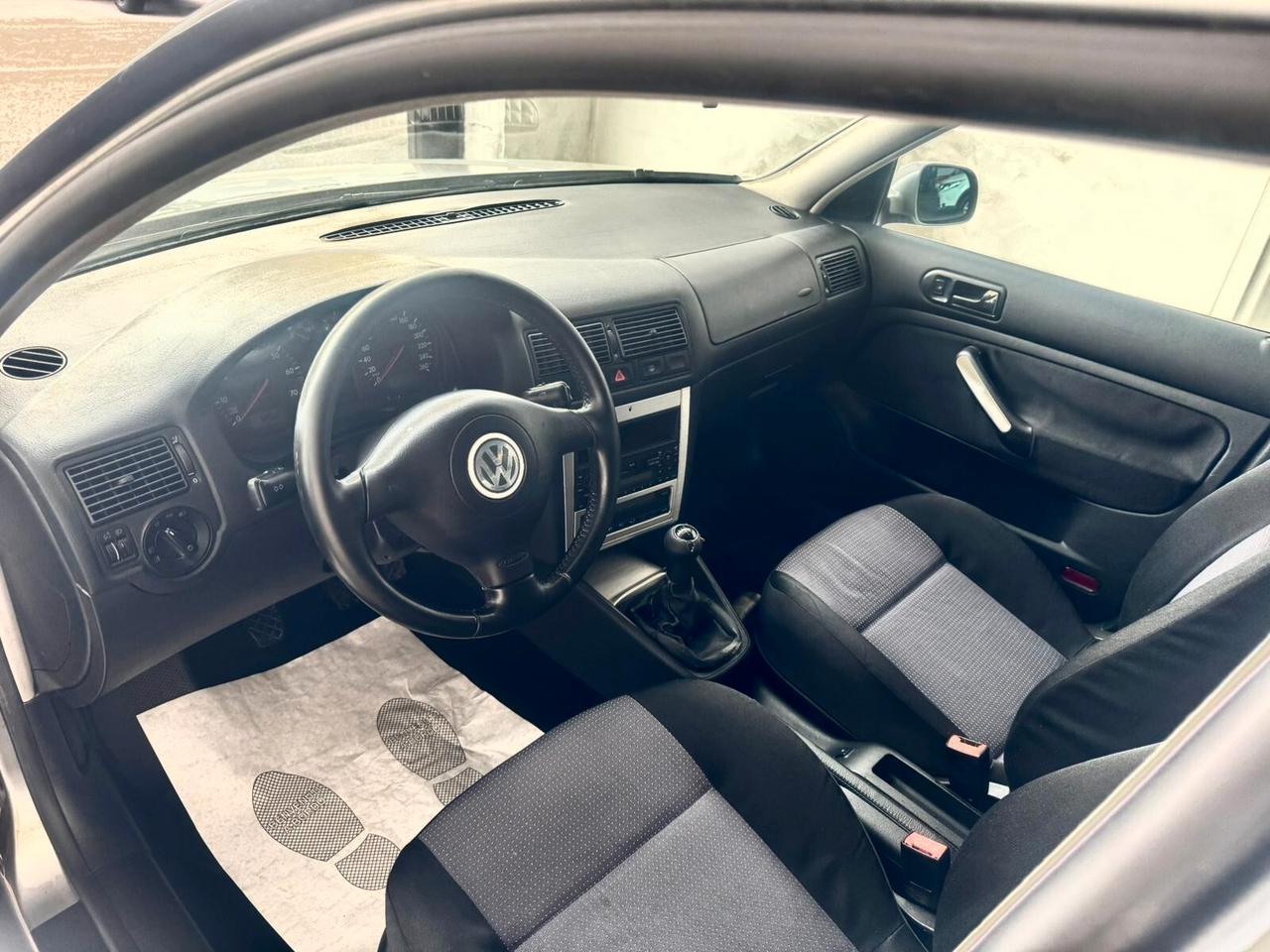 Volkswagen Golf 1.6 16V cat 5p. Highline