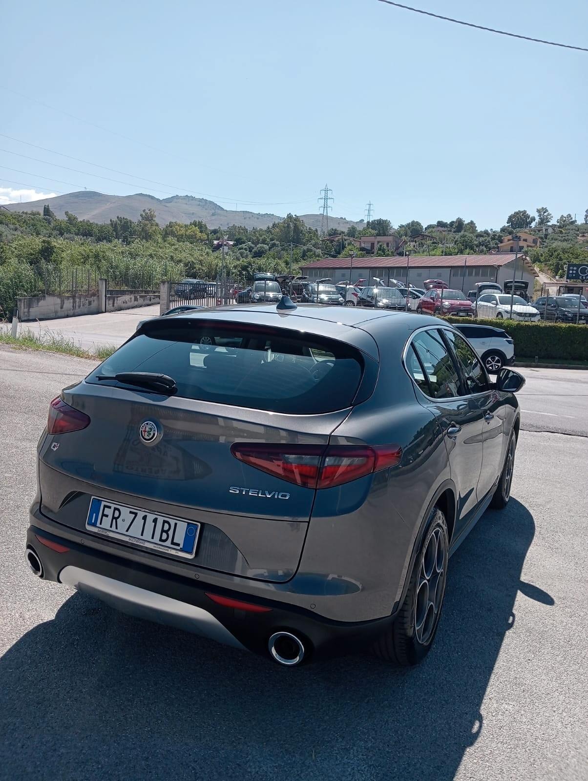 Alfa Romeo Stelvio 2.2 Turbodiesel 210 CV AT8 Q4 Super