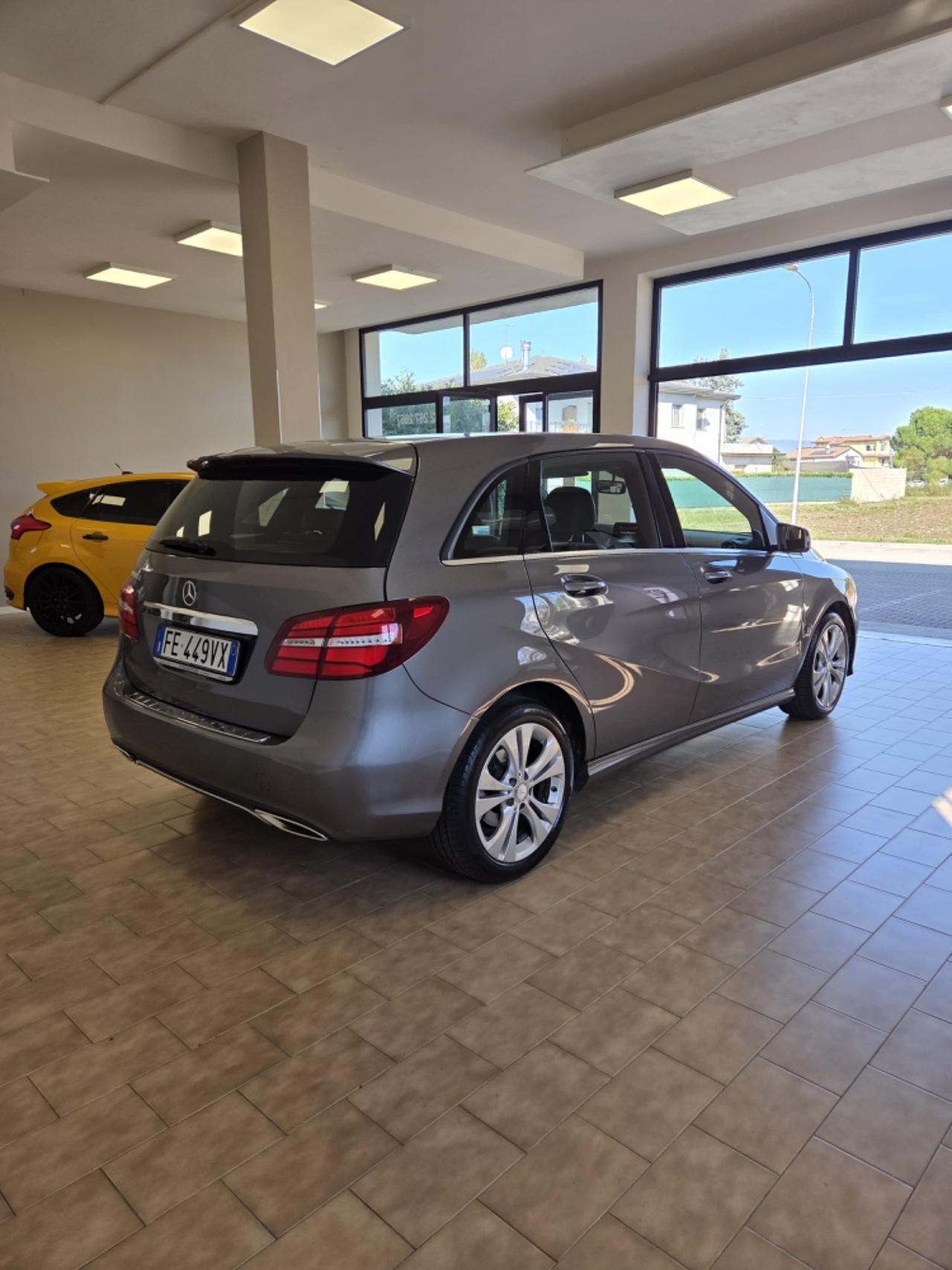 Mercedes-benz B 180 AMG