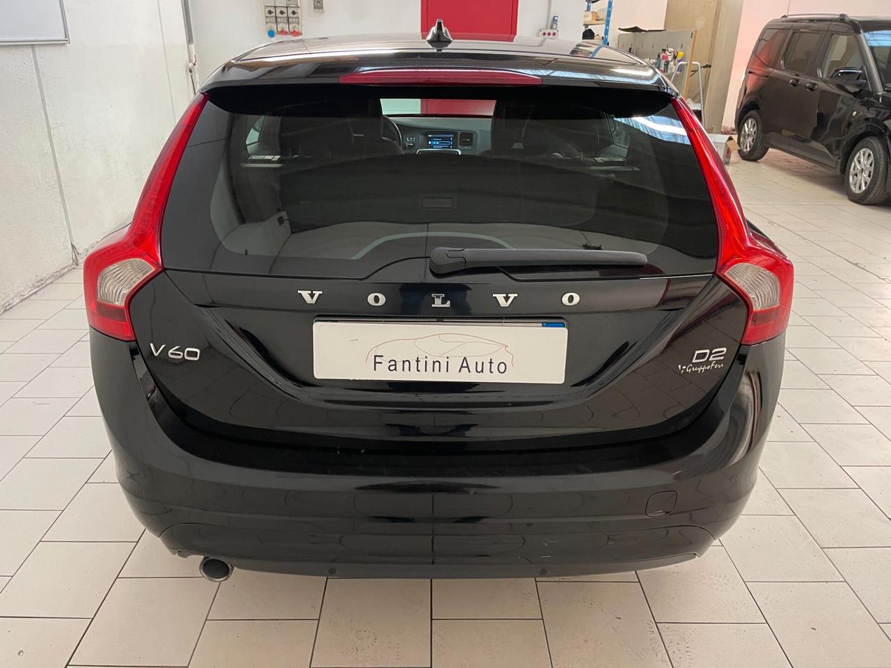 Volvo V60 Momentum 1.6 d2-Ok Neopatentati-LEGGI SOTTO