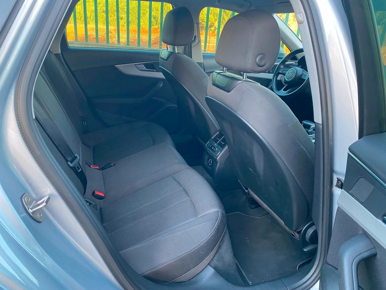 Audi A4 Avant 35 TDI S tronic Business Sport
