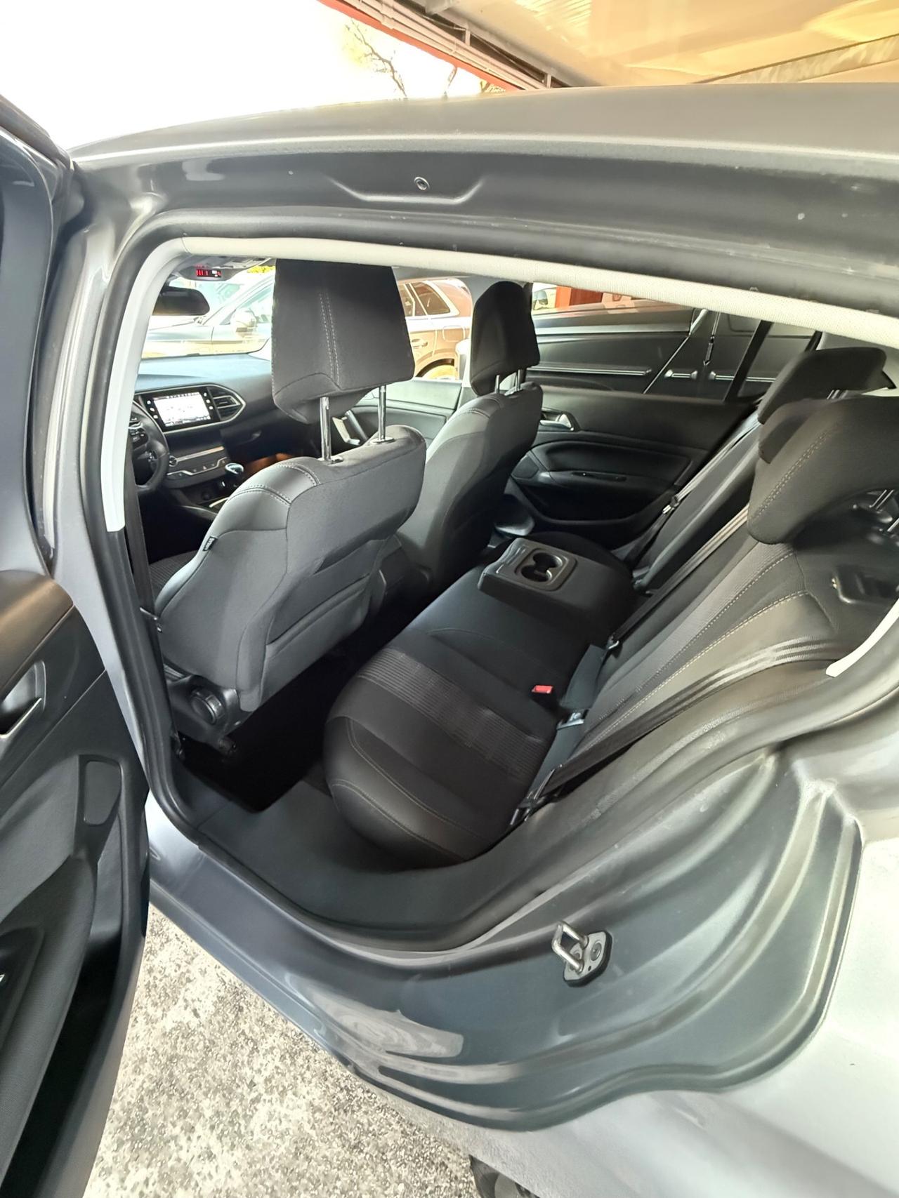 308 1.2 benzina 130- Allure-Iva esp-unipro-rate-garanzia-