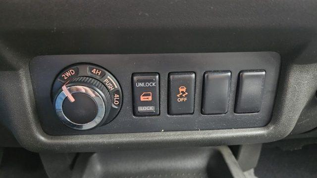 NISSAN Navara 2.5 dCi 2 porte King Cab