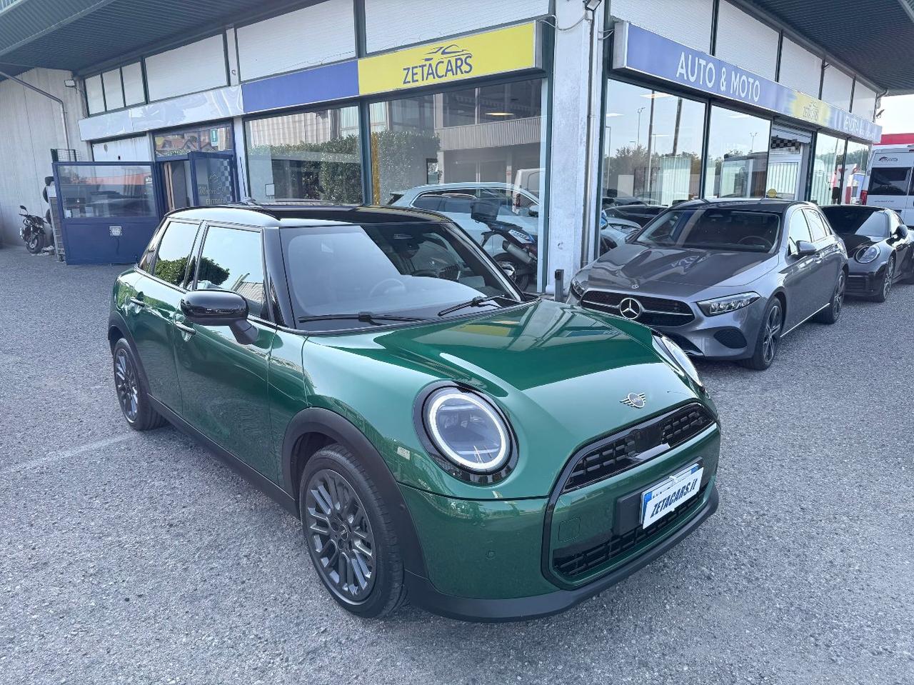 Mini Cooper 5 Porte C Favoured 1.5 Auto Favoured