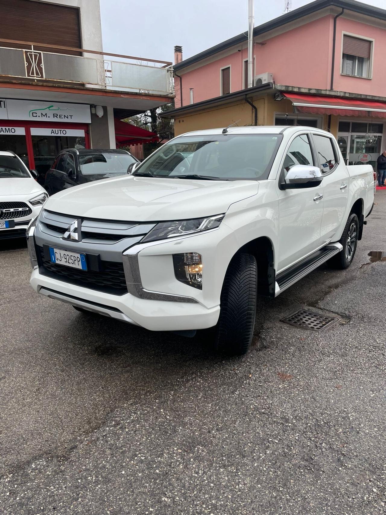 Mitsubishi L200 d.cab 2.3d Intense 4wd 150cv