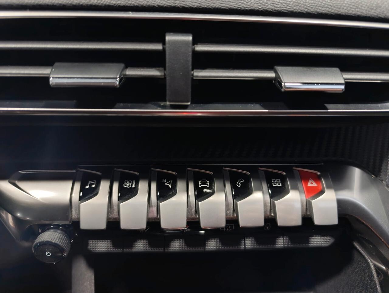Peugeot 3008 del 2018 - full optional 140.000 km -