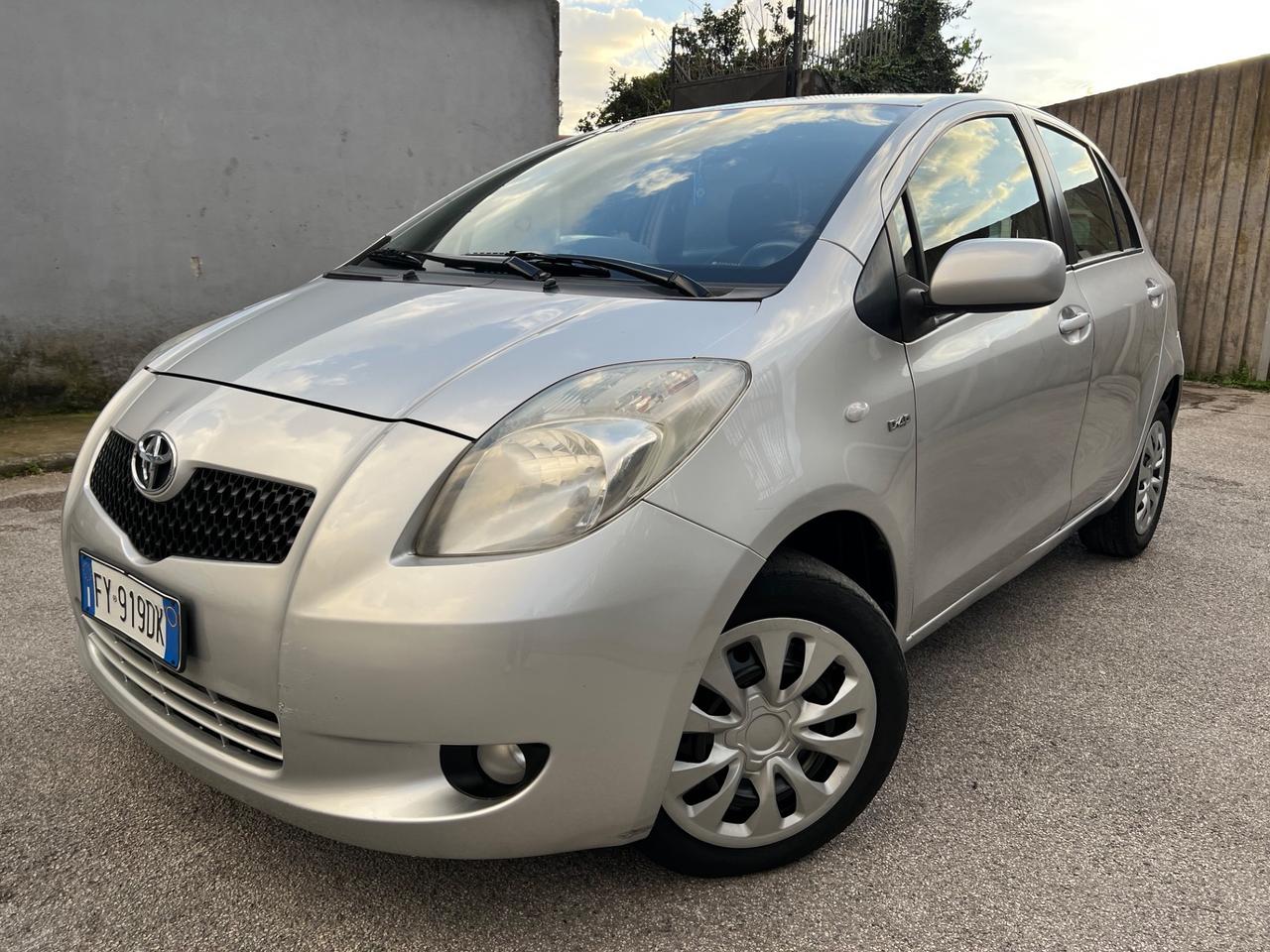 Toyota Yaris 1.4 D-4D DPF 5 porte Now