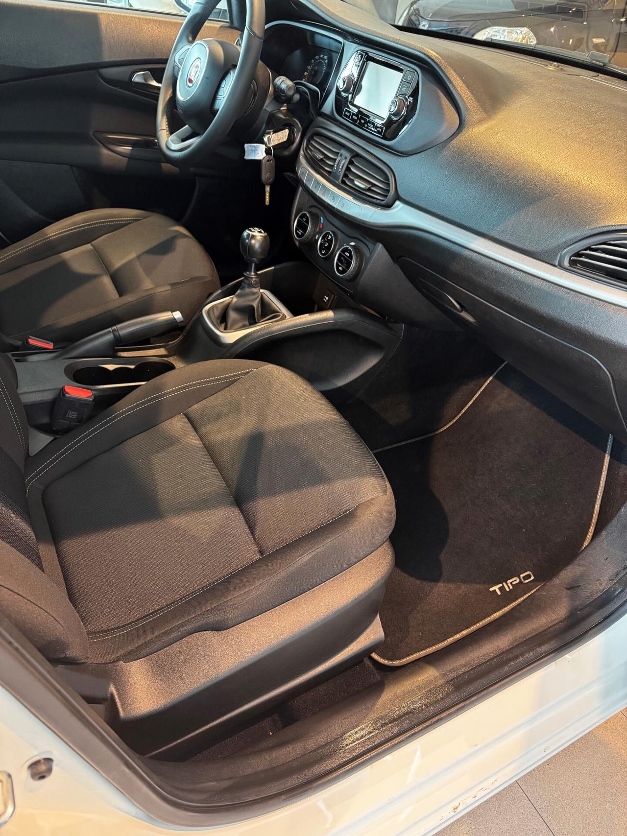 DISPONIBILE 5 TIPO 1.6 MTJ - BERLINA
