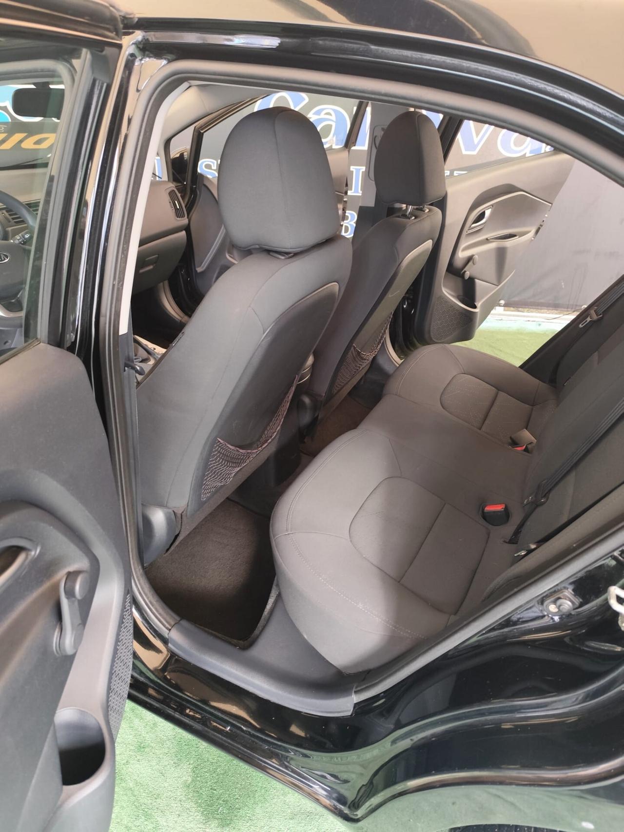 Kia Rio 1.1 CRDi WGT 5p. EX