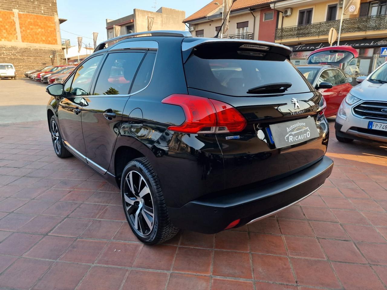 Peugeot 2008 BlueHDi 120 S&S Allure